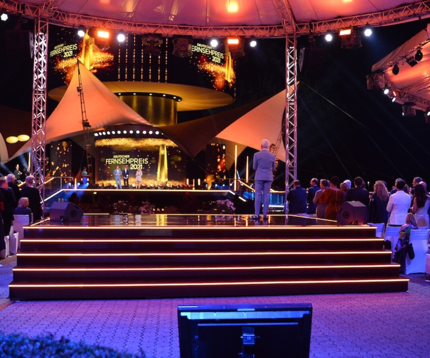 Bühnenshow und Publikum beim Deutschen Fernsehpreis in Köln